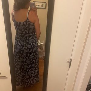 Navy Maxy White Paisley Detail